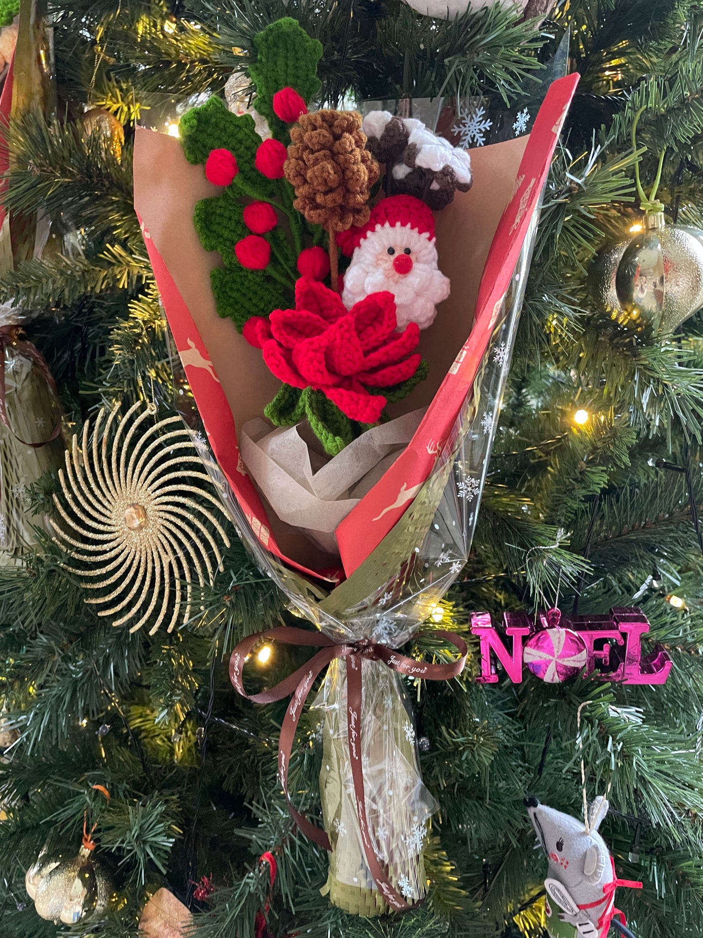 Santa Crochet Bouquet